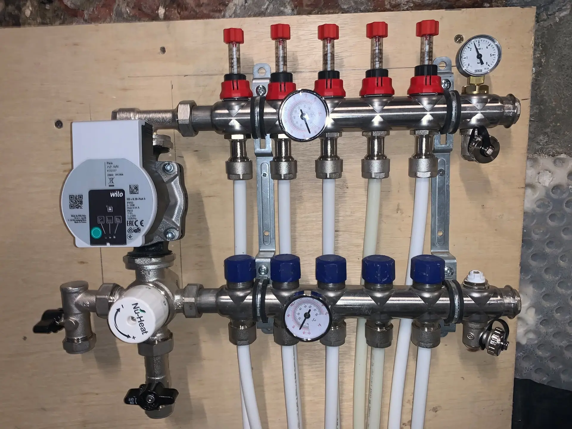 Heating manifold & pipework